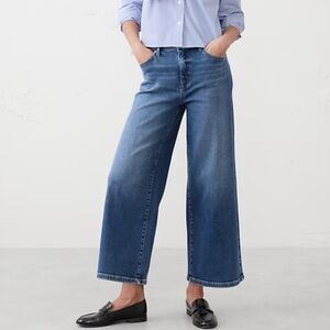 Banana Republic Wide Leg Crop Jeans in Medium Wash 25 EUC